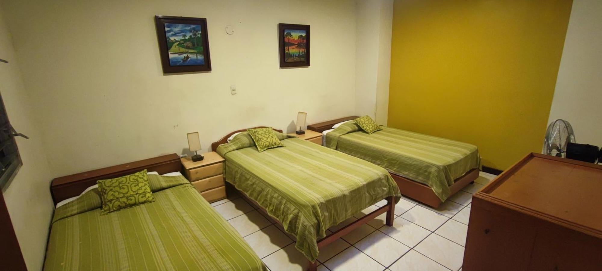 Flying Dog Hostel Iquitos Dış mekan fotoğraf