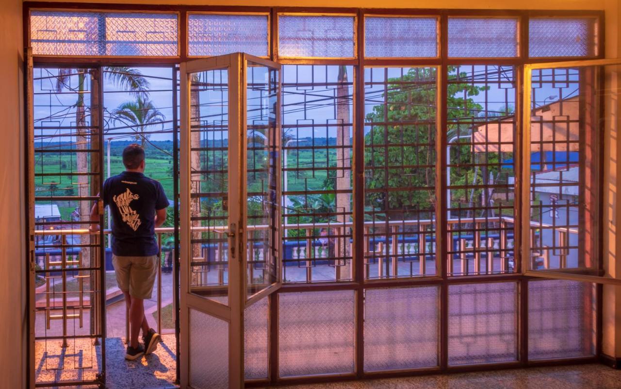 Flying Dog Hostel Iquitos Dış mekan fotoğraf
